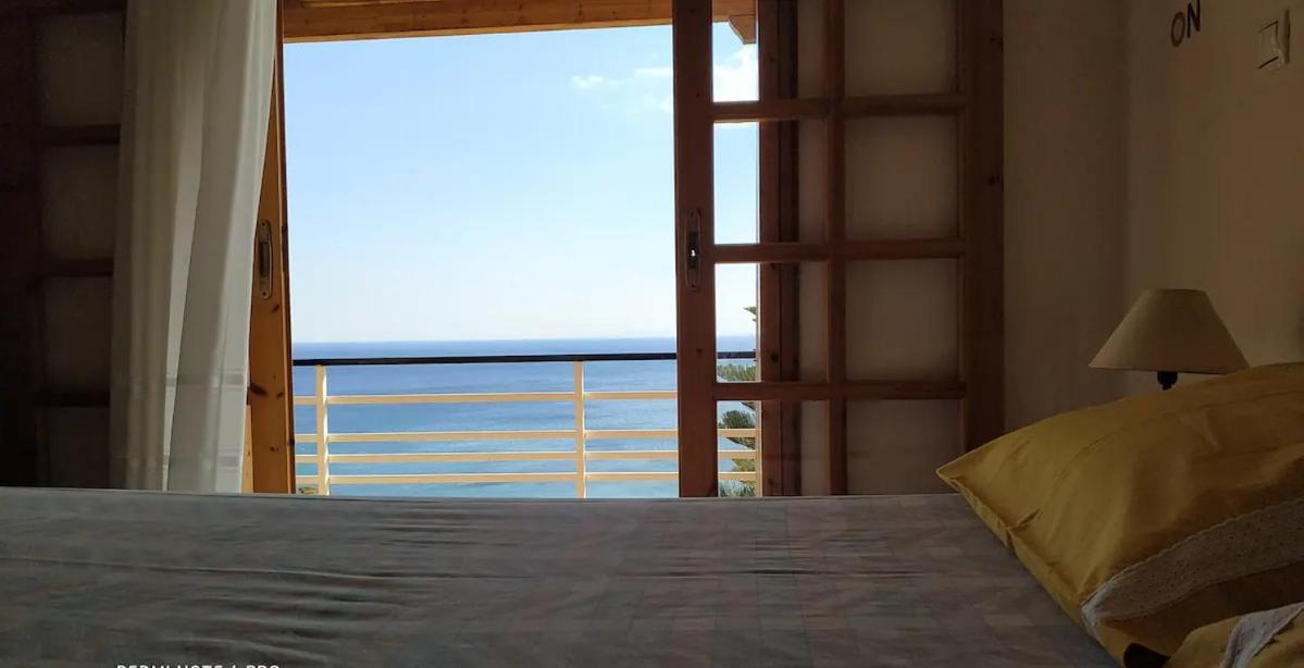 Vintage House By The Sea In Althea *